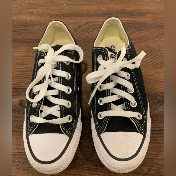 Black converse sneakers, size 5 - Picture 2 of 6